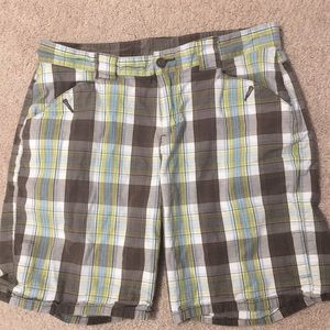 2 shorts for $12. Bermuda’s from Merona & Alpine.